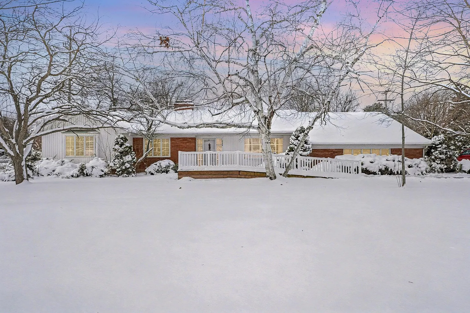 4738 Maplewood Dr photo 1