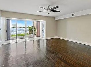360 Wilma Cir, West Palm Beach, FL 33404