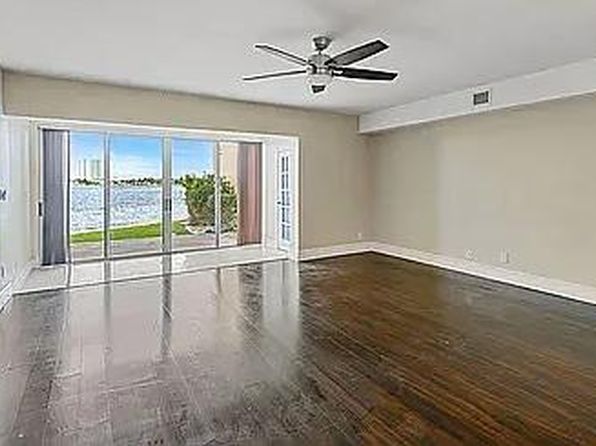 360 Wilma Cir