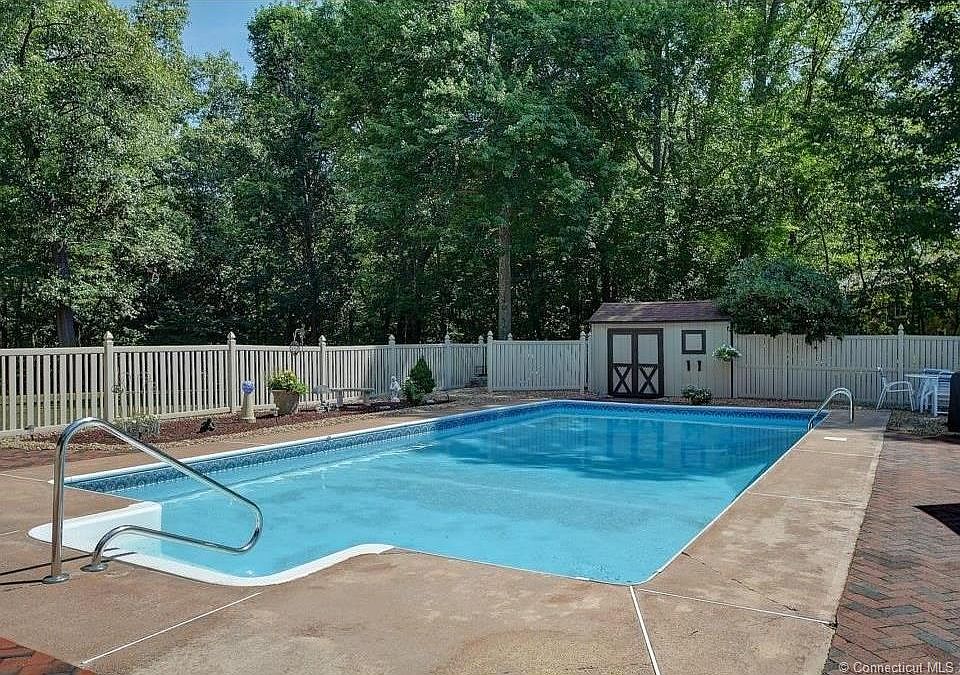 2nd image of 113 Blue Ridge Dr
