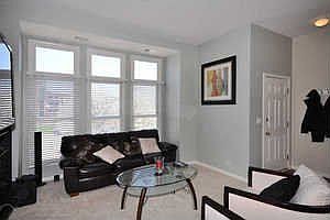 4th image of 221 W Wood St