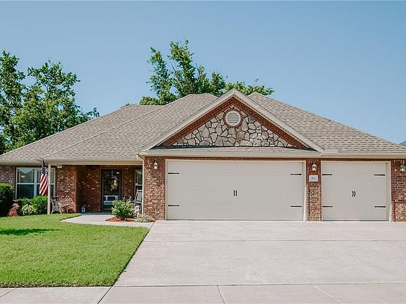 2nd image of 1511 W Stratton Dr