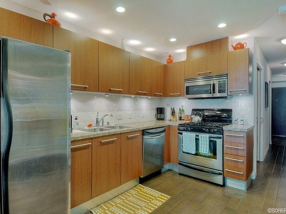 5th image of 825 W Beech St Unit 204