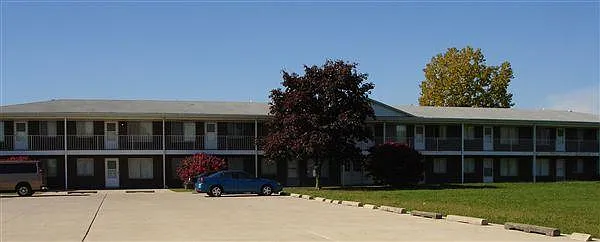 2 bed, 850 sqft, $950 — Photo 1