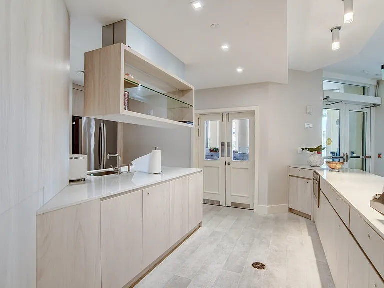 300 SE 5th Ave #6160 — Photo 97