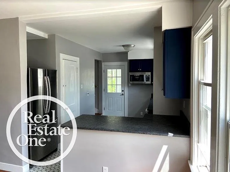 23909 Elmira St — Photo 5