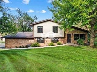 1095 Weston Ln N, Plymouth, MN 55447