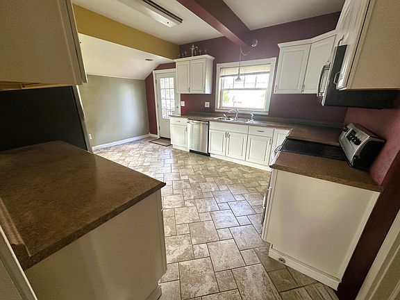 3rd image of 901 Merchant St