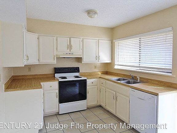 3rd image of 108 Lakewood Dr