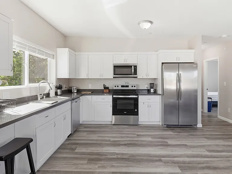 160 Harrison Ave #E1 — Photo 2