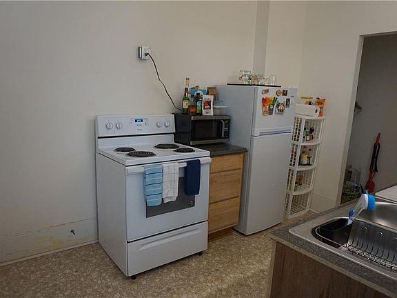 3rd image of 6 N Shields Ave