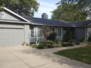 5510 W 84th Ter, Overland Park, KS 66207