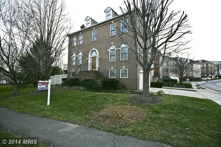 1st image of 3901 Barcroft Mews Ct