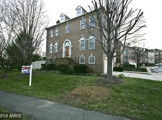 3901 Barcroft Mews Ct, Falls Church, VA 22041