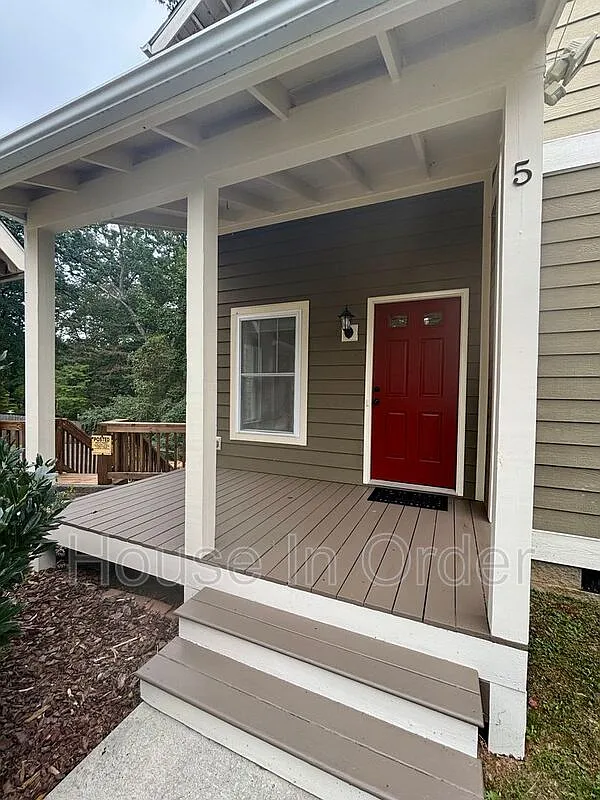 3 bed, 3.0 bath, $2,295 — Photo 2