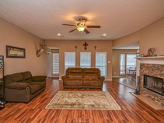 4th image of 1518 Strasburg Cir