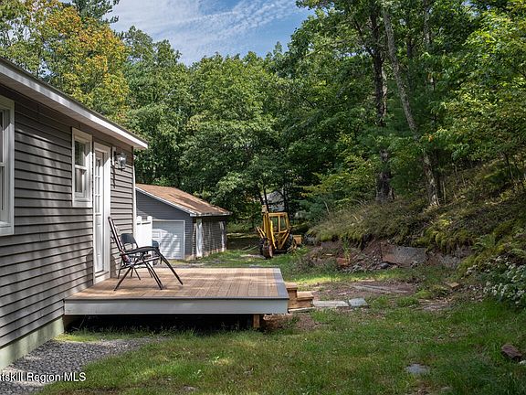 5th image of 273 Pollys Rock Road