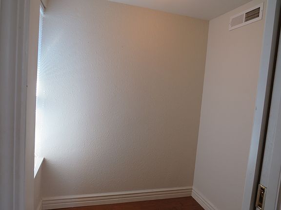 5th image of 3100 58th St