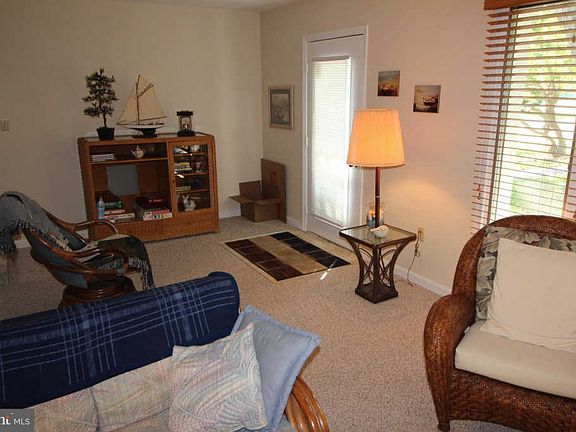 5th image of 717 Bayberry Cir