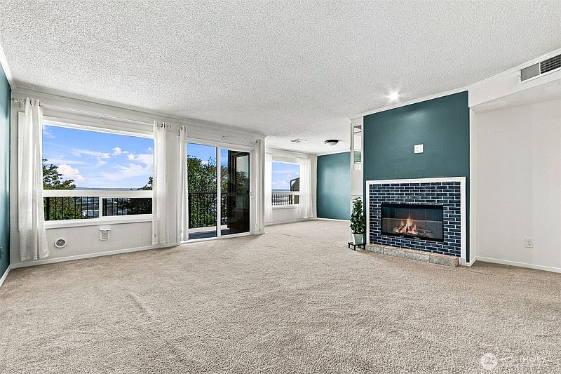 4th image of 525 Broadway #108
