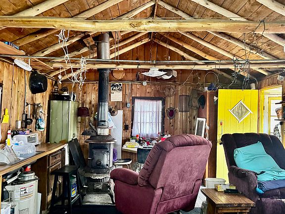 5th image of 304 Robert Rd