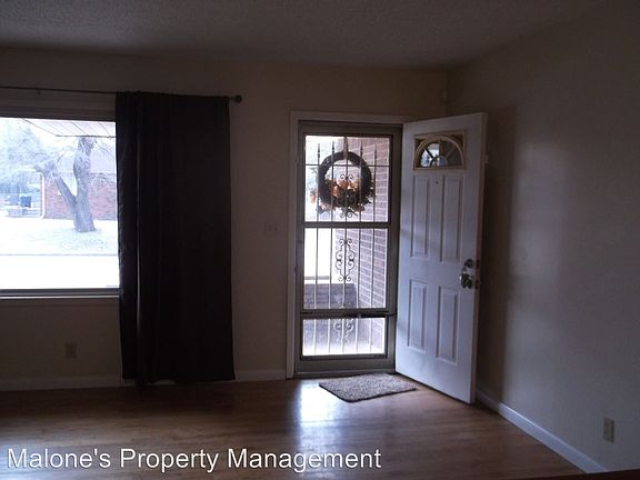 3rd image of 1613 NE 47th St