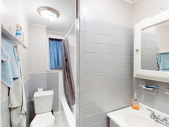 4th image of 10 Fairbanks St #1