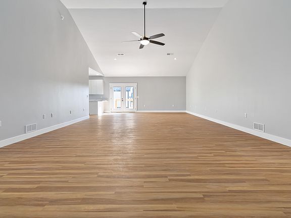 4th image of 20 Beth Ln