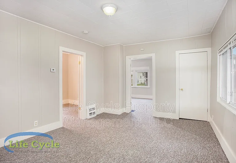 940 McReynolds Ave NW #1 — Photo 9