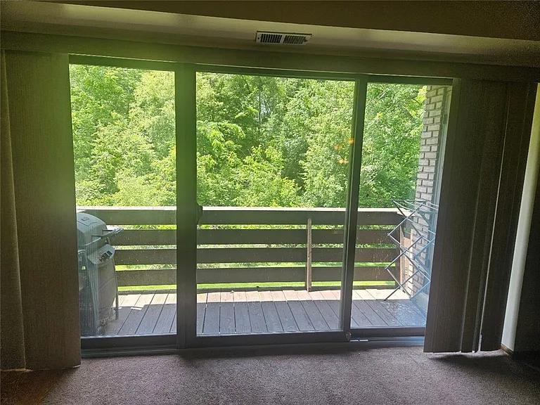 5082 Sanlin Dr — Photo 6