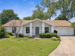 8801 E 62nd Ct, Tulsa, OK 74133