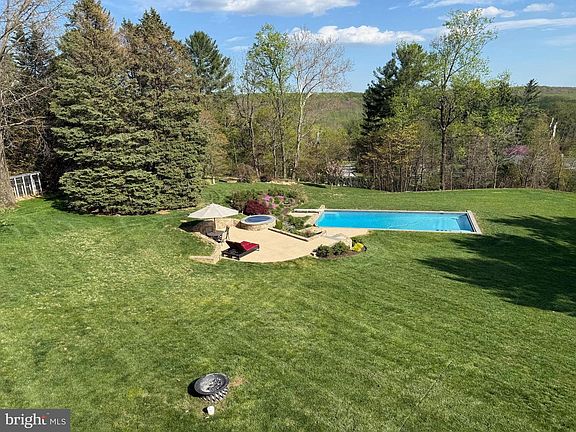 4th image of 2606 Brigadoon Rd