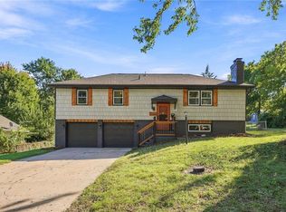 8915 E 57th St, Raytown, MO 64133