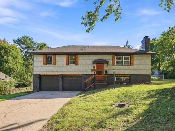 8915 E 57th St, Raytown, MO 64133