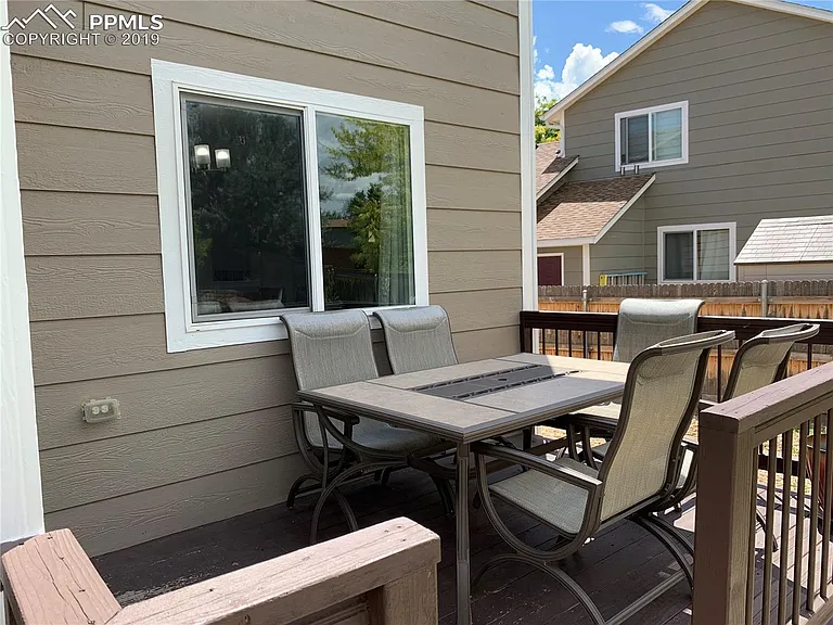 8228 Firethorn Dr — Photo 10