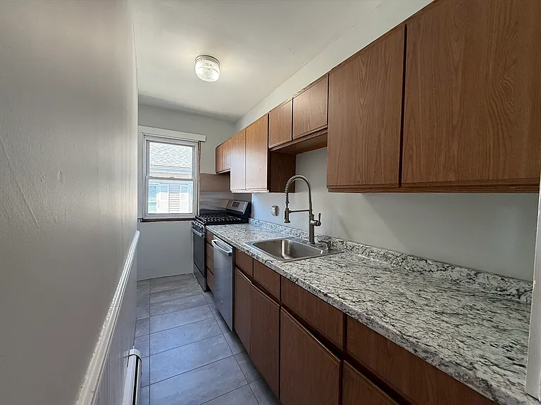 158 Grove St #2 — Photo 11
