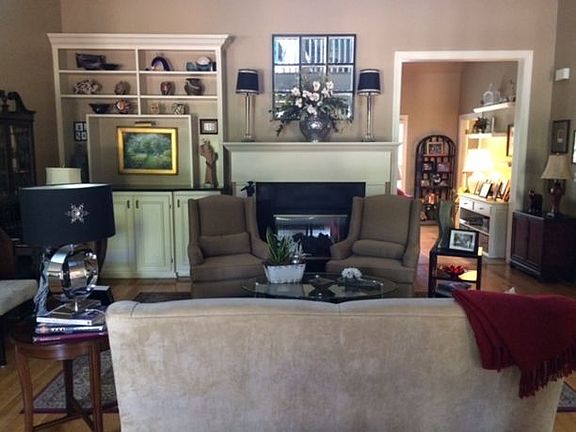 living room w/ fireplace