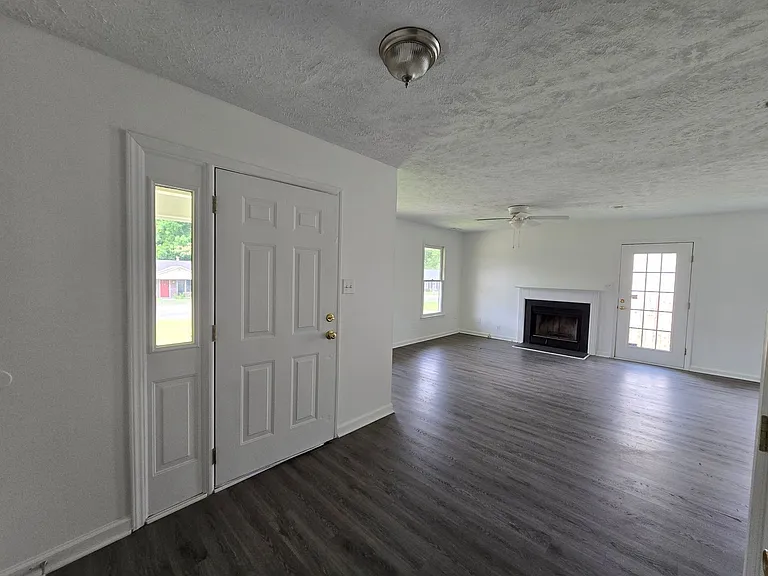 1521 Kara Ct — Photo 5