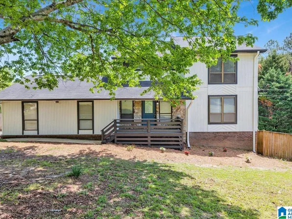 110 Countryside Ln, Bessemer, AL 35022