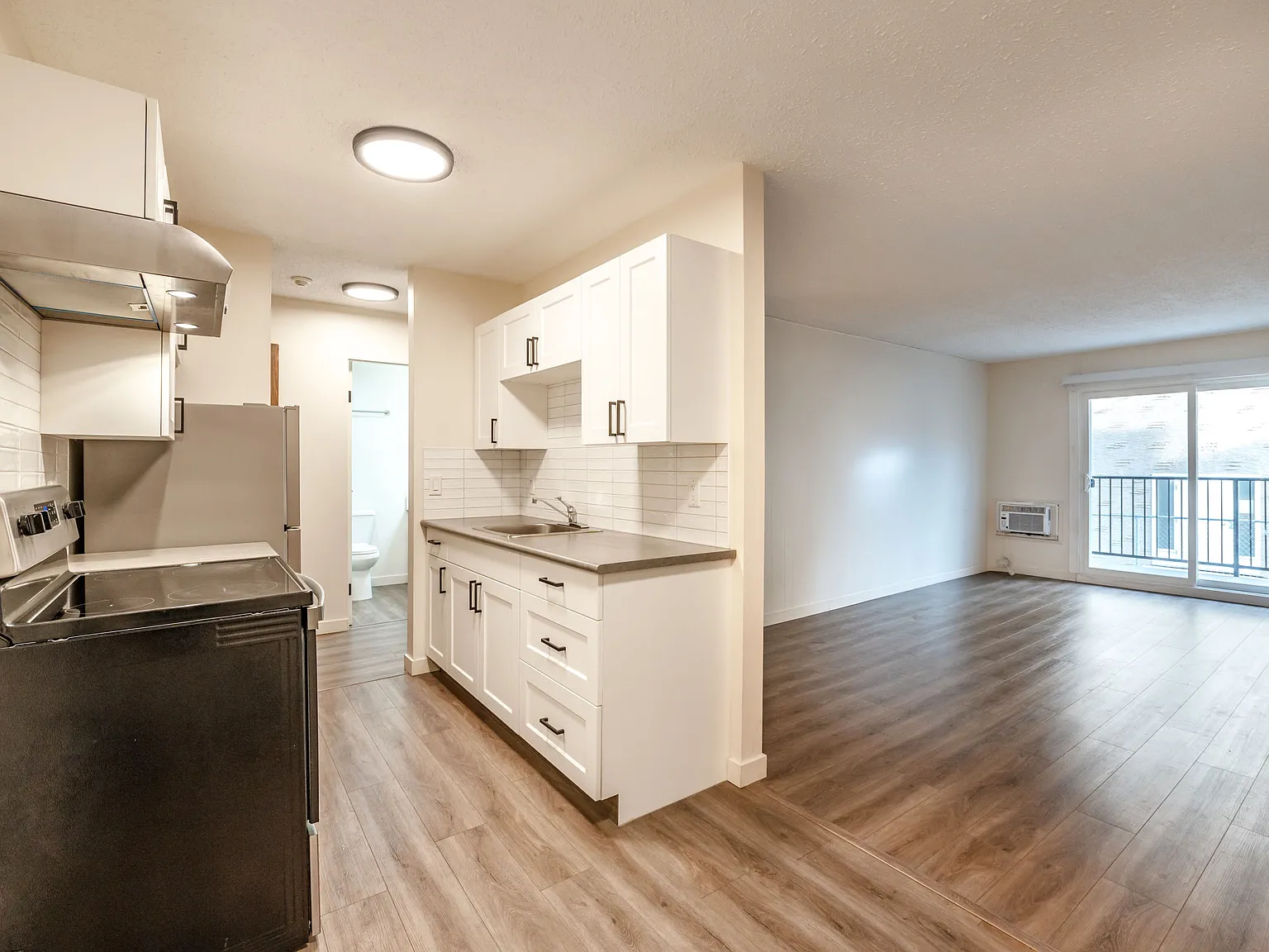 Crestview Apartments — Photo 1
