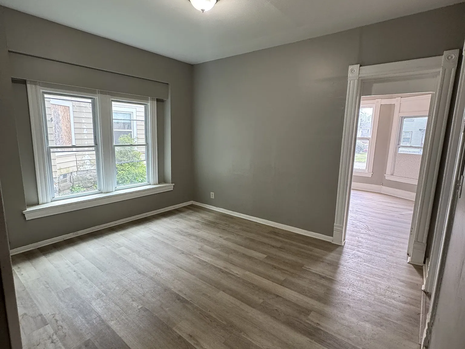 207 McLennan Avenue - 2 — Photo 2