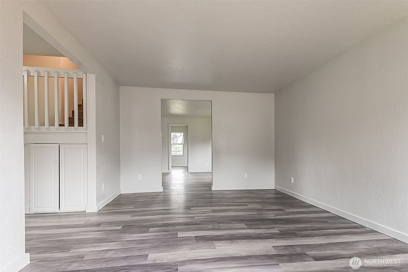 2nd image of 820 N 1st Avenue
