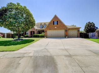 9200 N 98th East Ct, Owasso, OK 74055