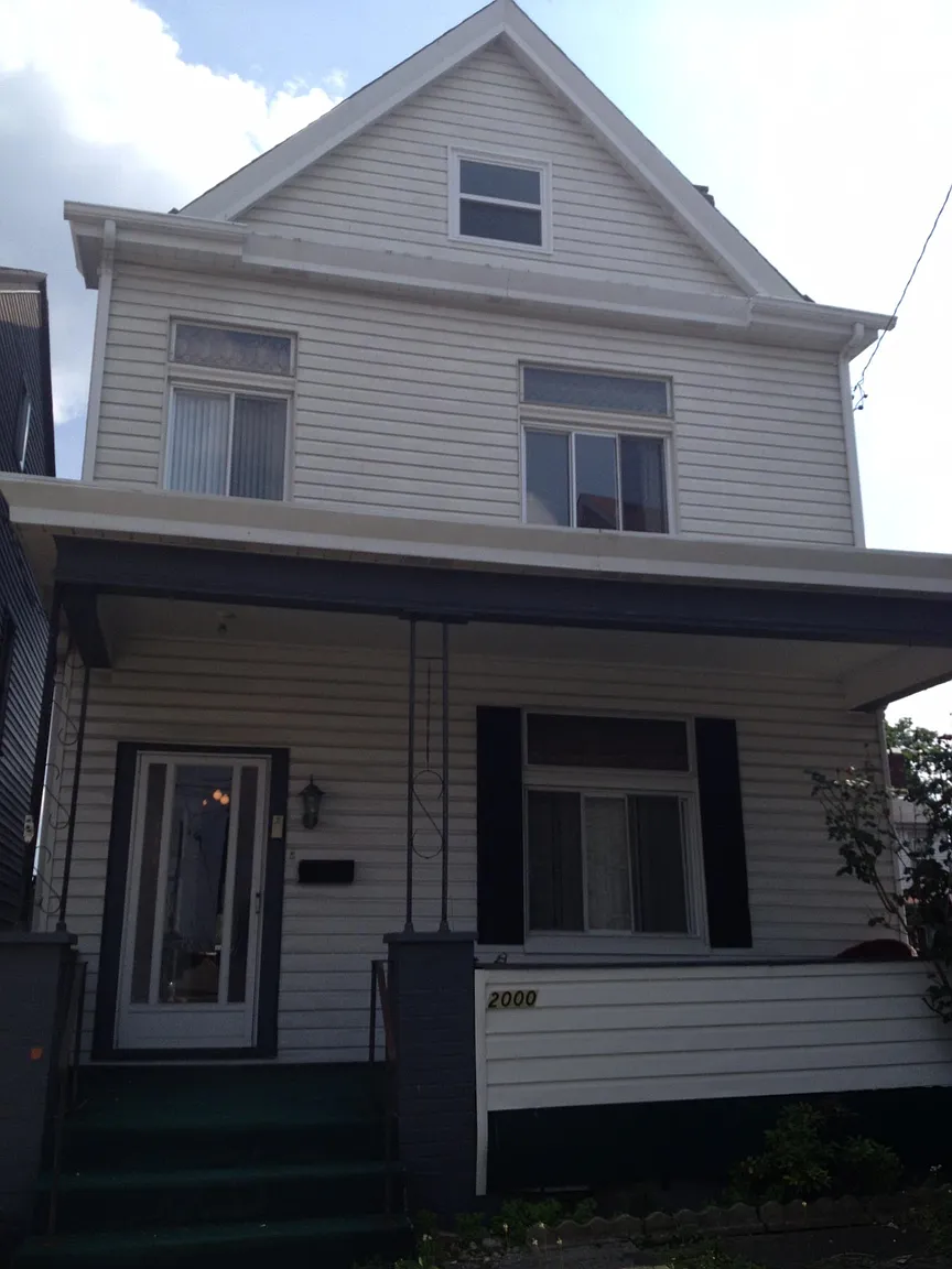 2000 Spring St photo 1