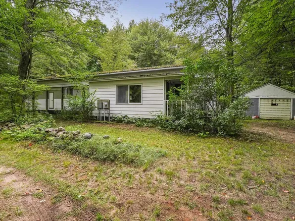 7633 Cadillac Hwy, Benzonia, MI 49616