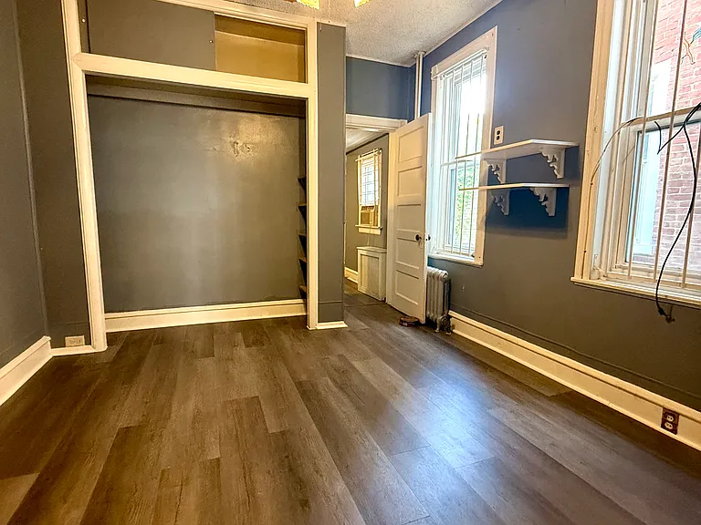 4010 N Franklin St — Photo 4