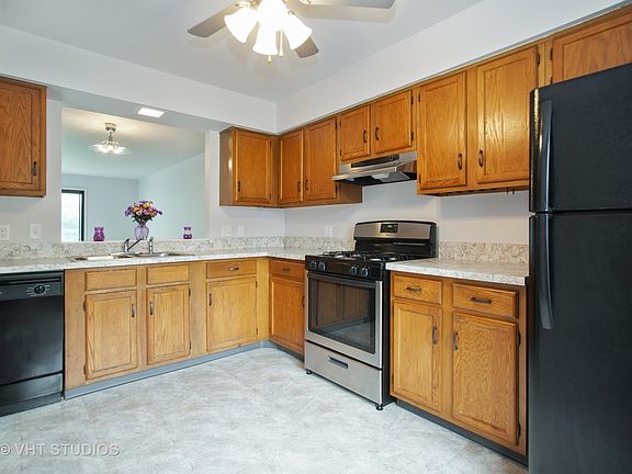 2nd image of 1194 E Cunningham Dr #1194