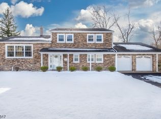 1A Stonybrook Rd, West Caldwell, NJ 07006