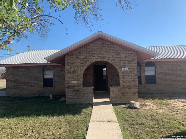 170 RETAMA DR, Carrizo Springs, TX 78834