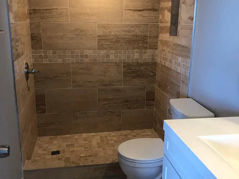 450 W 7th St #1810 — Photo 6